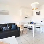Διαμέρισμα Le Belvedere - R8 240 By Interhome Saint-Raphaël