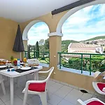Διαμέρισμα Le Belvedere - R8 240 By Interhome *