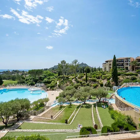 Apartamento Le Belvedere - R8 240 By Interhome