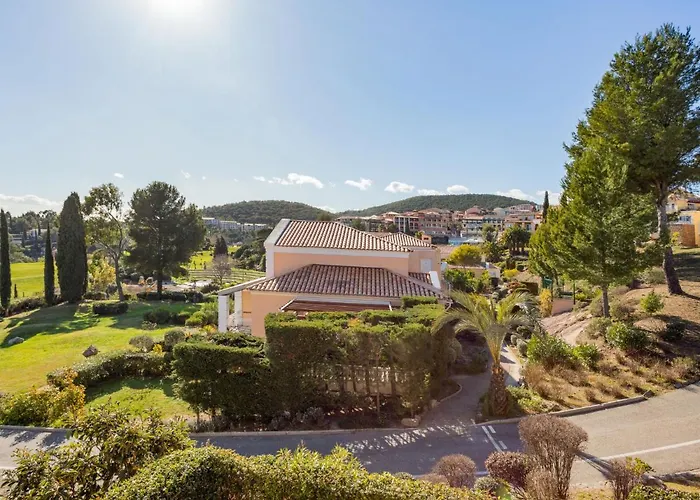 Appartement Le Belvedere - R8 240 By Interhome *