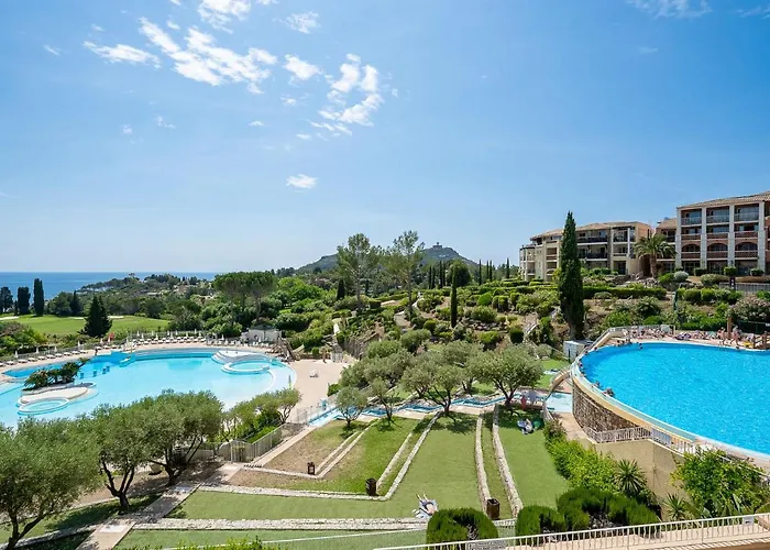 Appartement Le Belvedere - R8 240 By Interhome